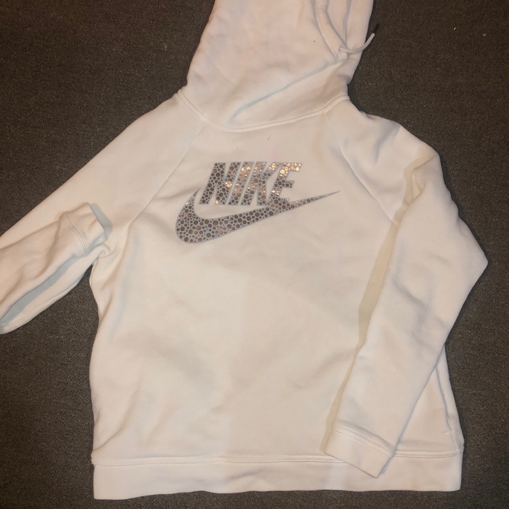 nike sweatshirt
